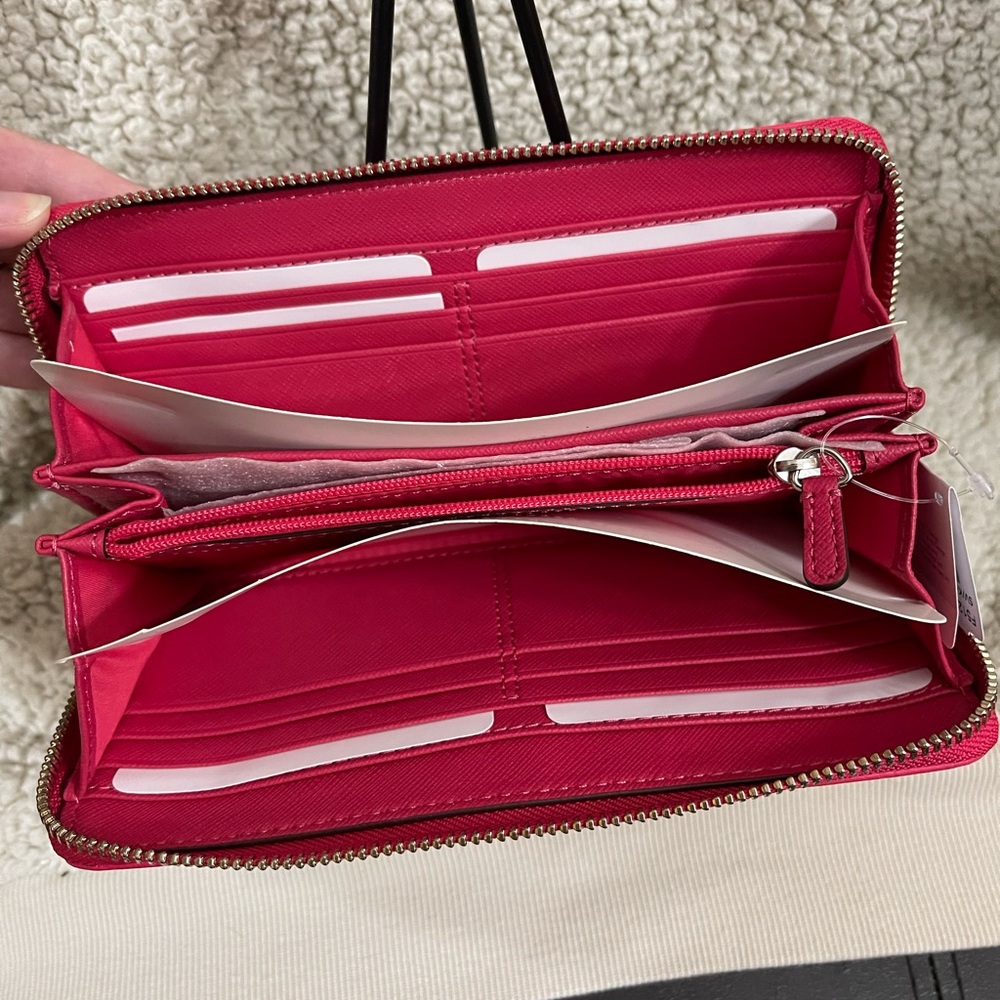 NWT Coach Wallet - Picture 3 of 4